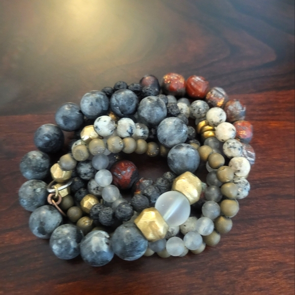 Jewelry - Elegant natural stone beaded bracelet set with lava rock
